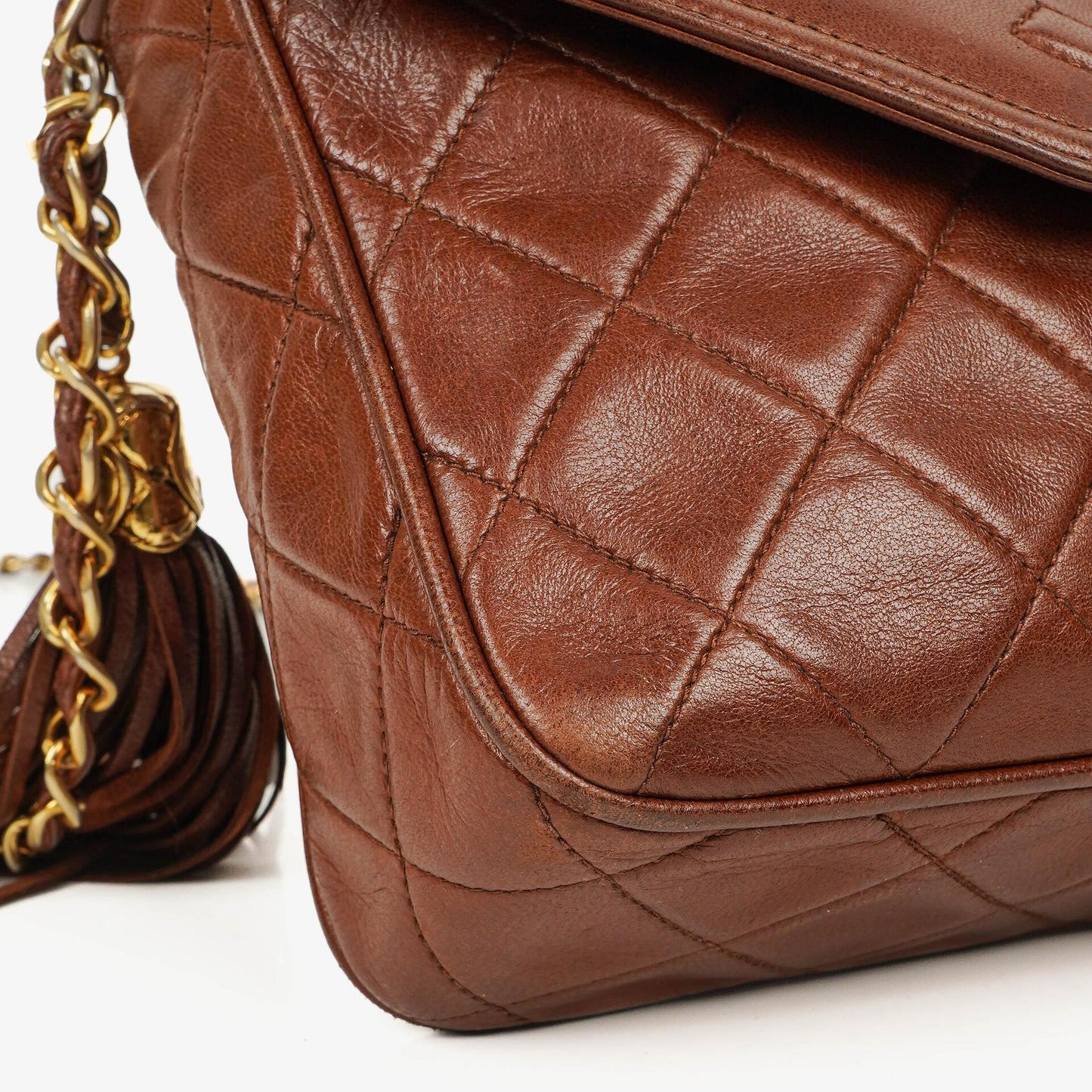 Chanel CC Camera Tassel Bag aus braunem gestepptem Lammleder