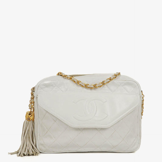 Chanel Camera Tasche aus weißem gestepptem Lammleder mit CC und Quaste