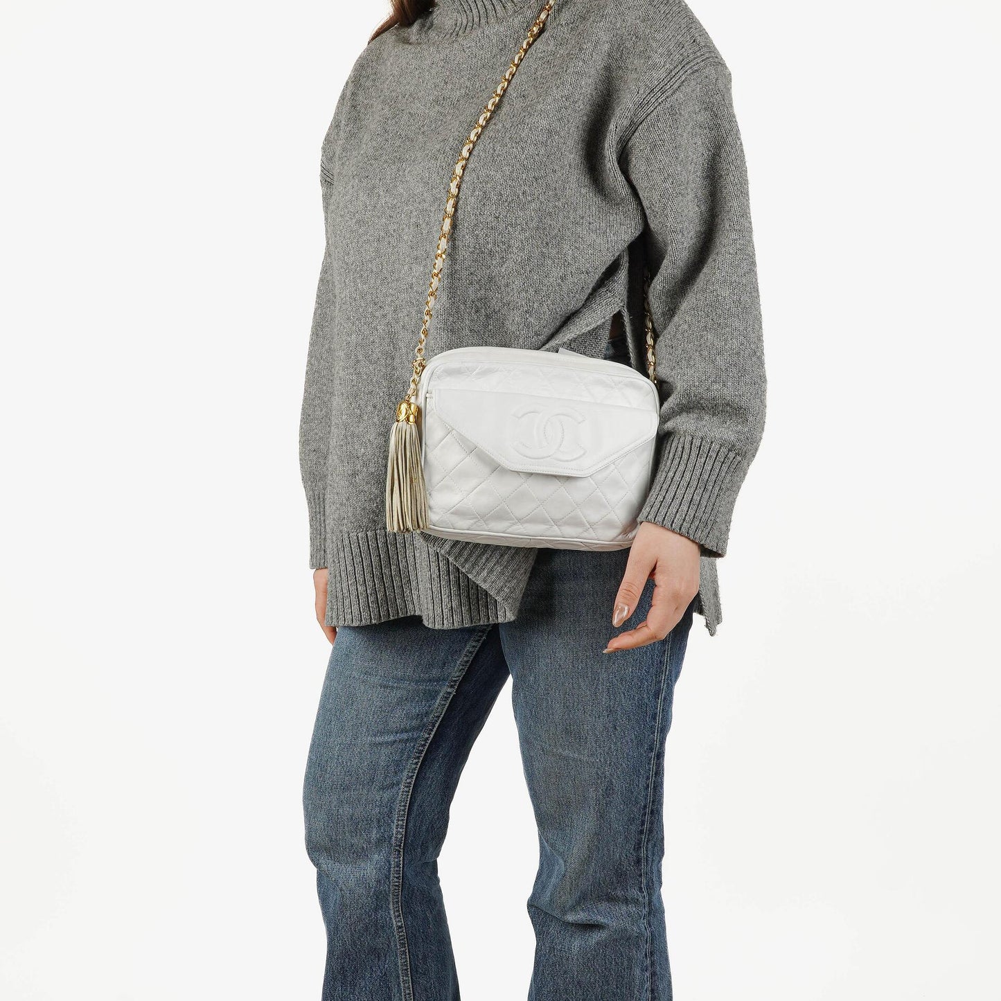 Chanel Camera Tasche aus weißem gestepptem Lammleder mit CC und Quaste