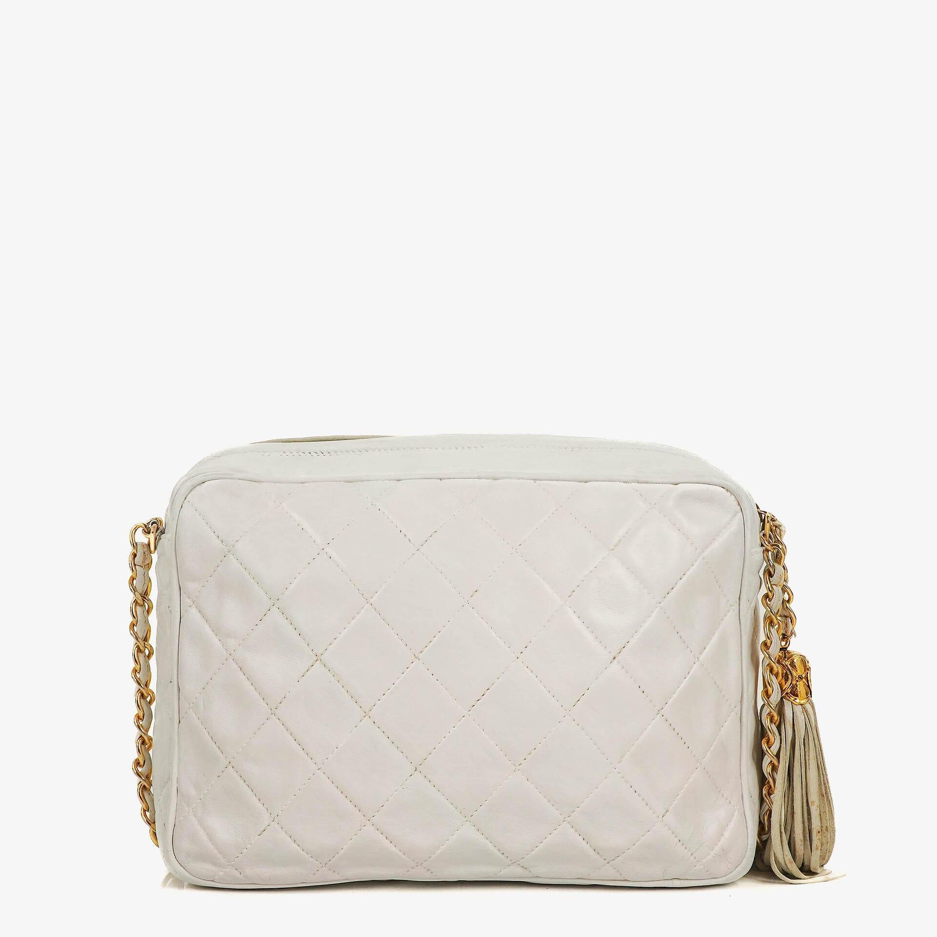 Chanel Camera Tasche aus weißem gestepptem Lammleder mit CC und Quaste