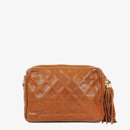 Chanel Small Camera Tasche aus braunem gestepptem Lammleder mit Quaste und CC-Fronttasche