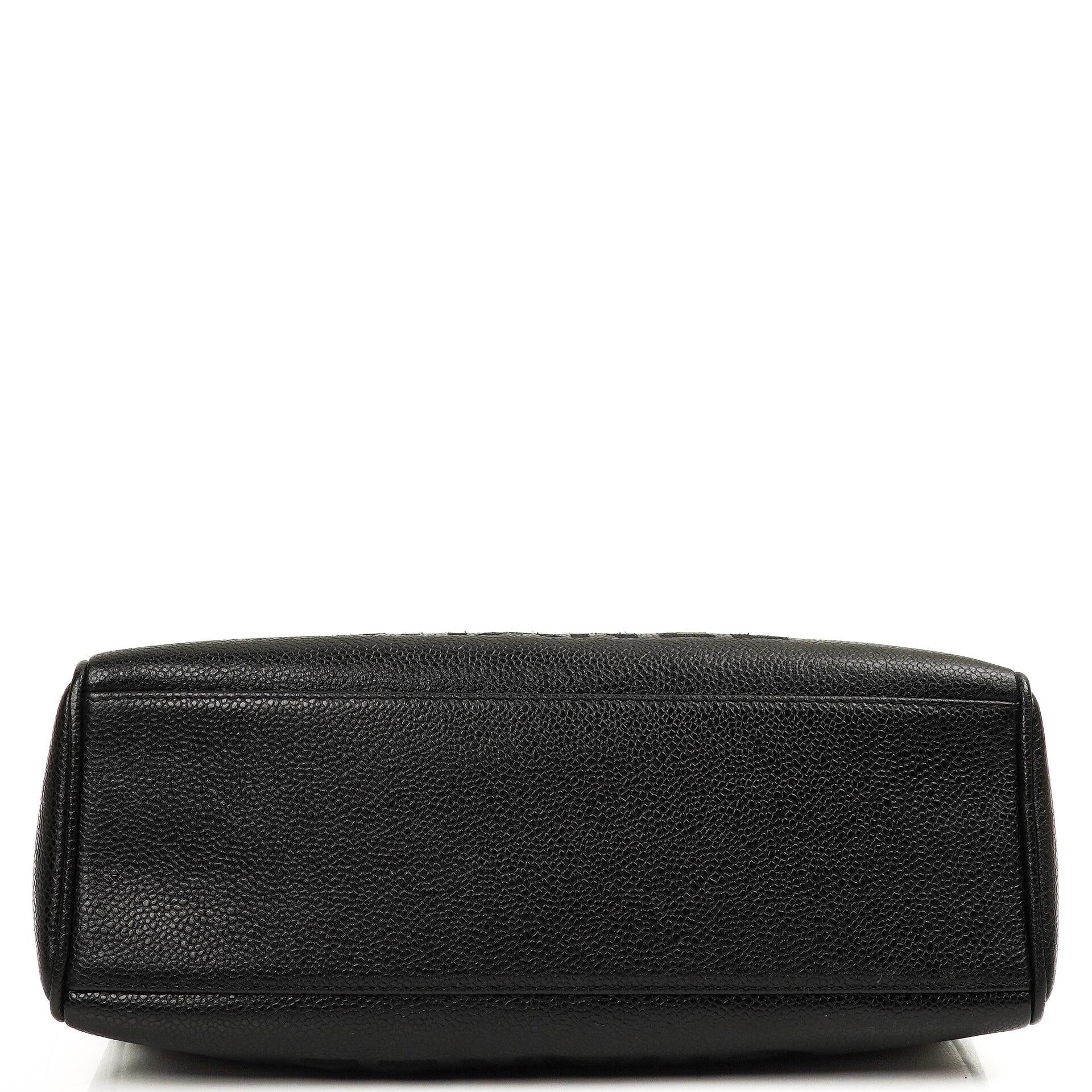 Chanel Caviar CC Klappenschultertasche, 24K Vergoldete Beschläge