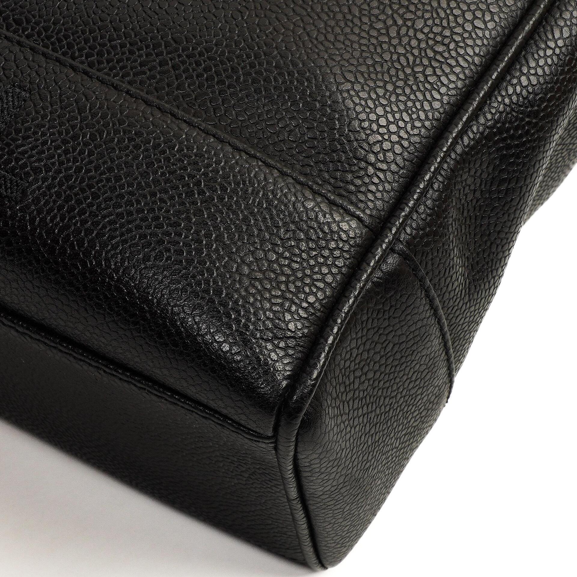 Chanel Caviar CC Klappenschultertasche, 24K Vergoldete Beschläge