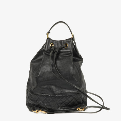 Chanel Kordelzug-Rucksack aus gestepptem Caviar