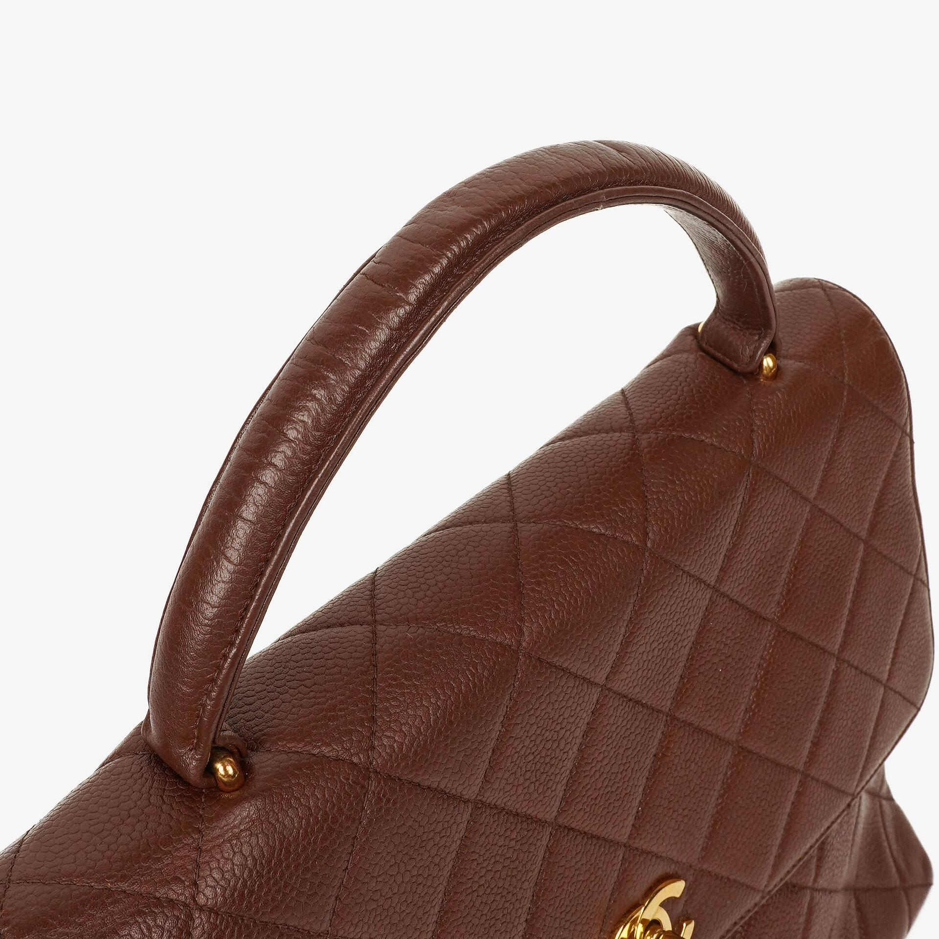 CHANEL Jumbo Kelly Klappentasche aus gestepptem Caviar-Leder