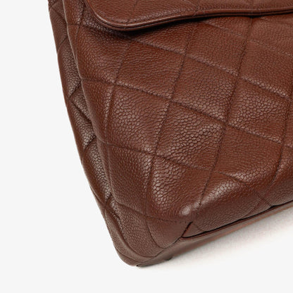 CHANEL Jumbo Kelly Klappentasche aus gestepptem Caviar-Leder