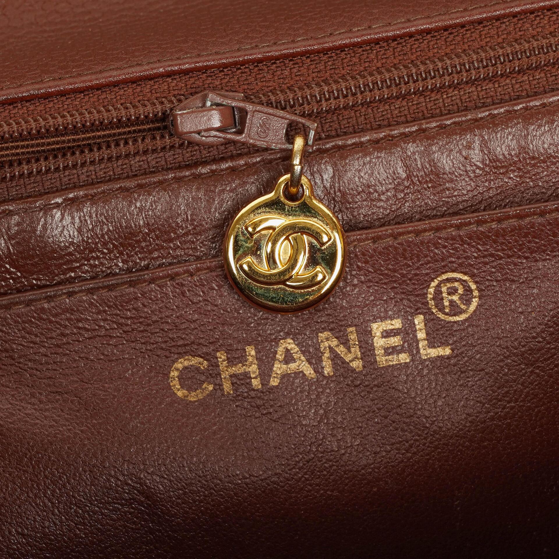CHANEL Jumbo Kelly Klappentasche aus gestepptem Caviar-Leder