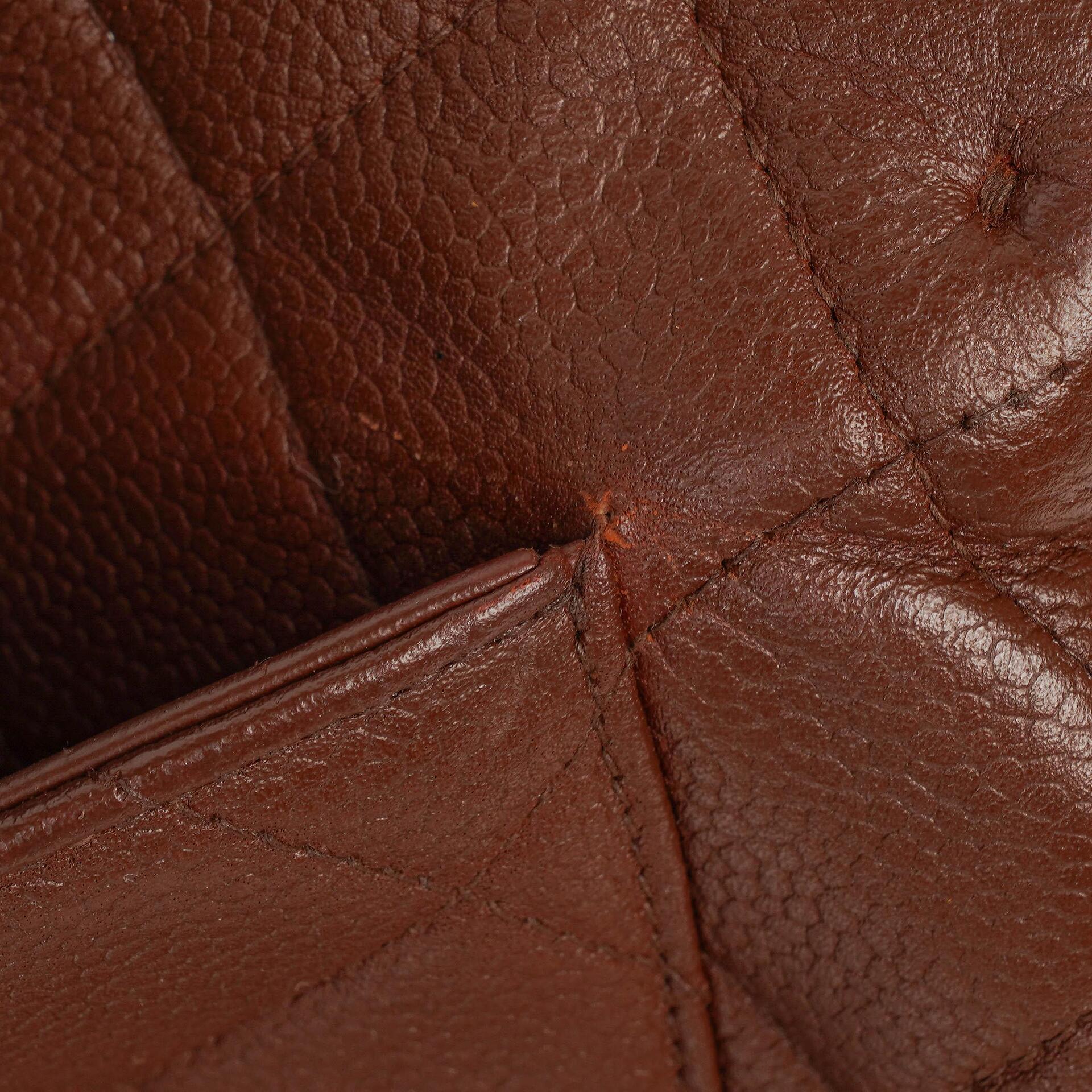 CHANEL Jumbo Kelly Klappentasche aus gestepptem Caviar-Leder
