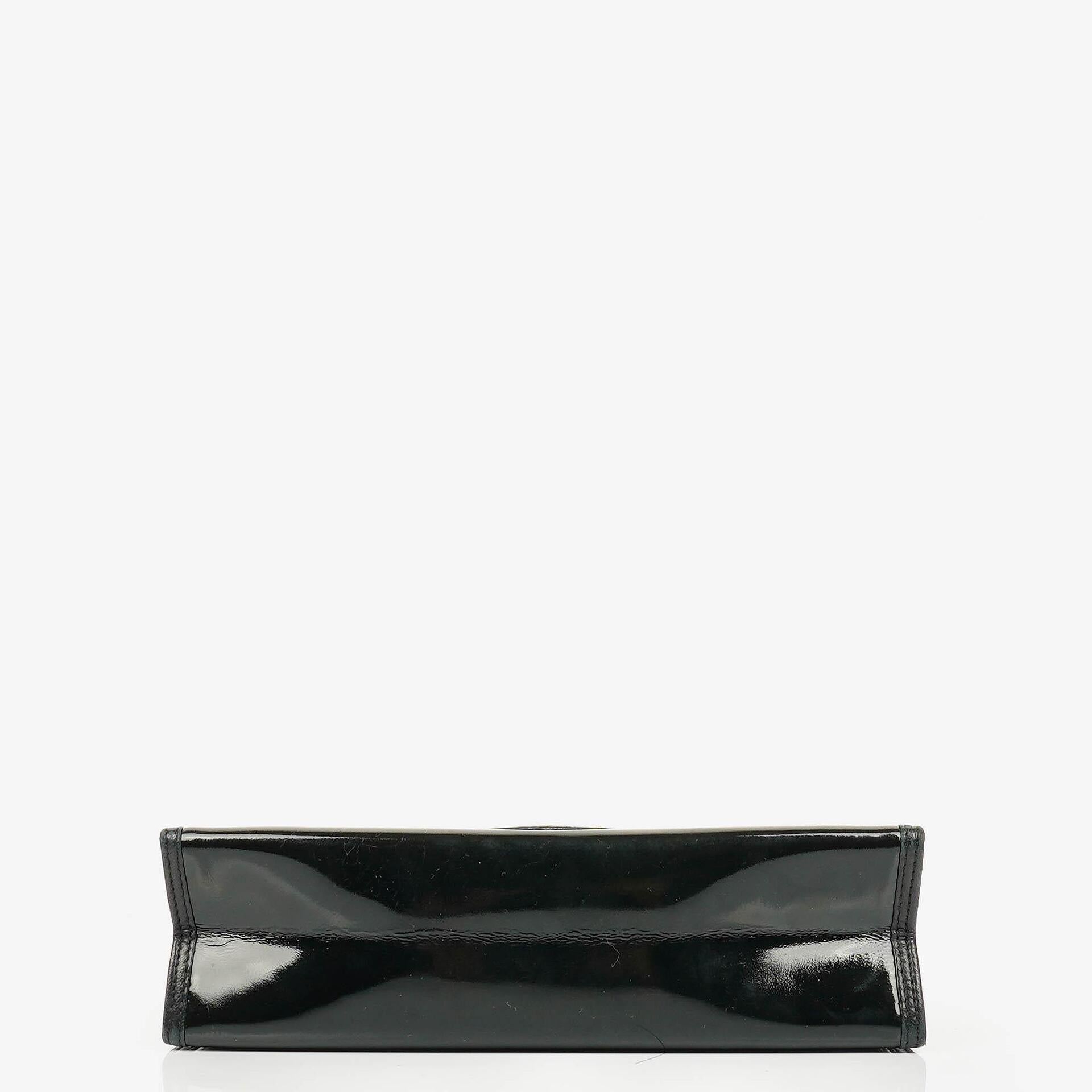 Chanel CC Schwarze Umschlag Lackleder Mehrfach-Ketten Schultertasche