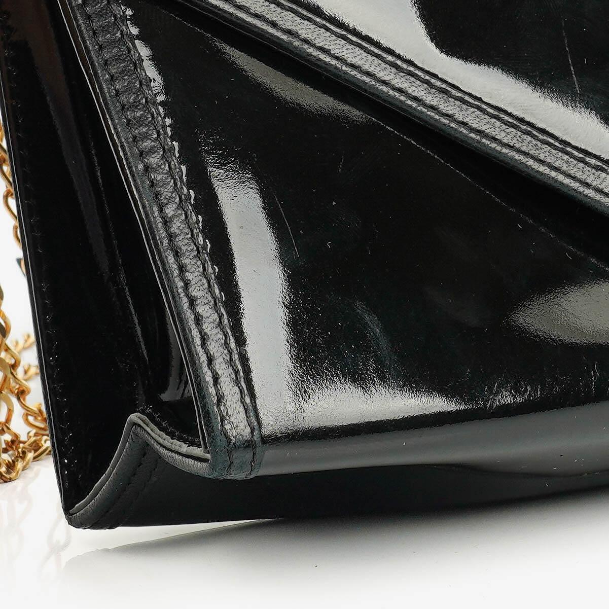 Chanel CC Schwarze Umschlag Lackleder Mehrfach-Ketten Schultertasche