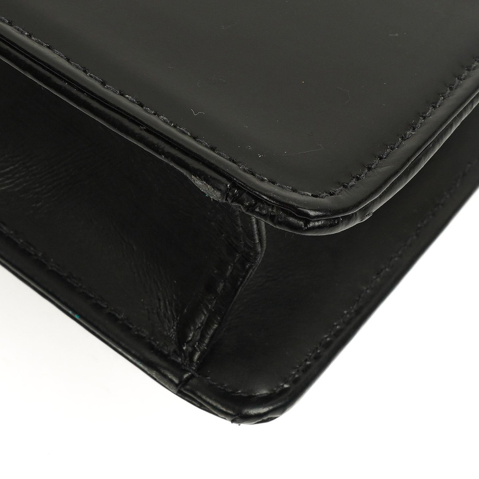 Chanel CC Schwarze Leder Clutch 24K Goldbeschläge, 1996-1997