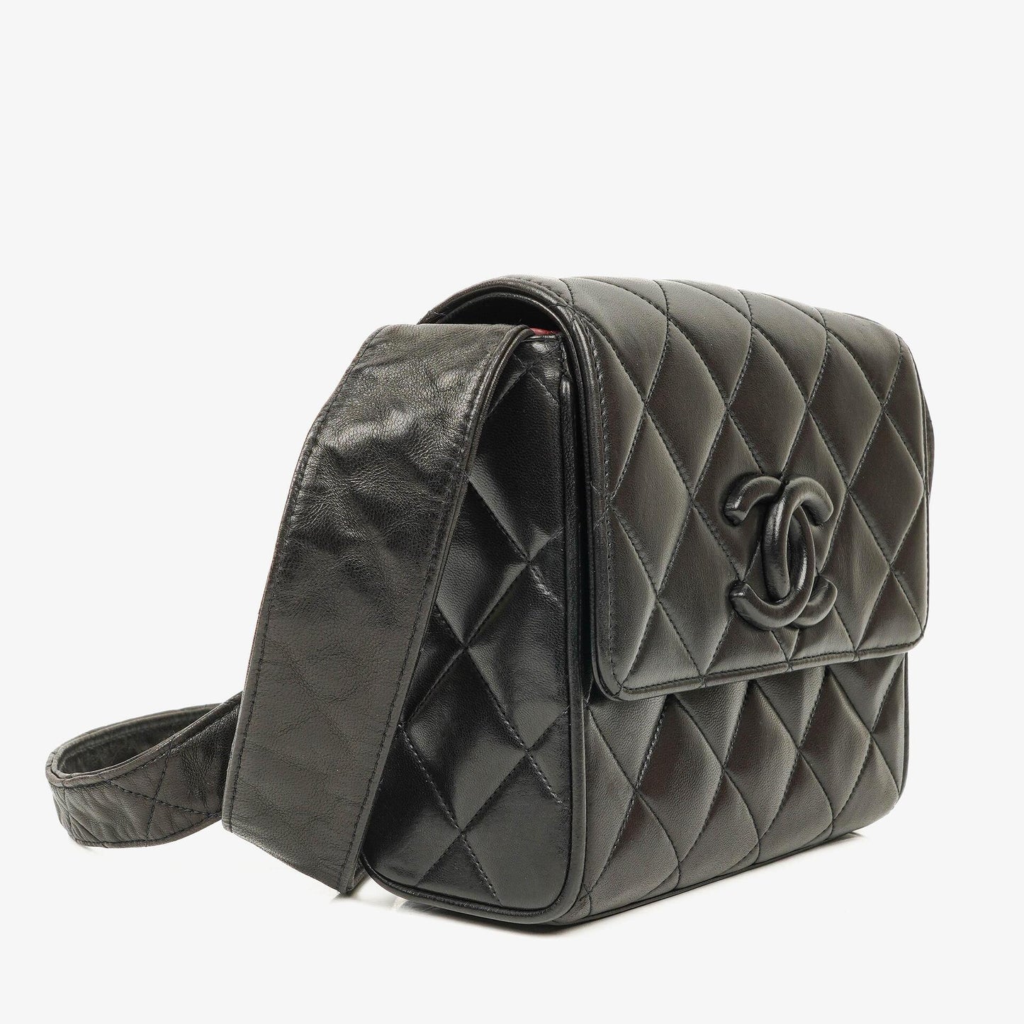 Chanel CC Crossbody Messenger Tasche aus schwarzem gestepptem Lammleder