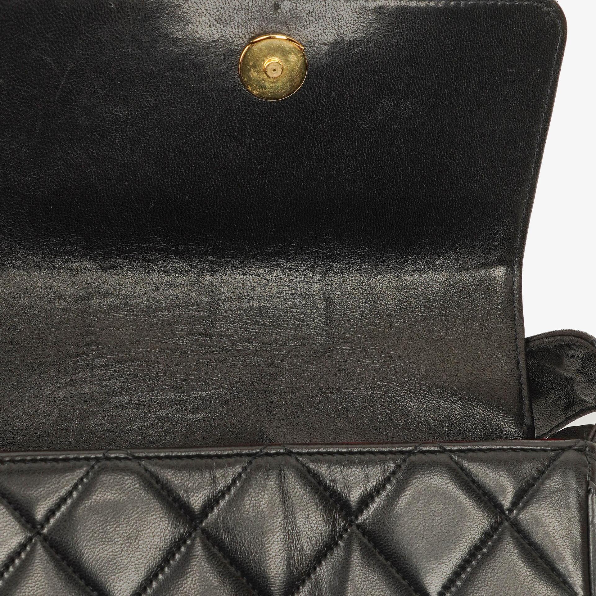 Chanel CC Crossbody Messenger Tasche aus schwarzem gestepptem Lammleder