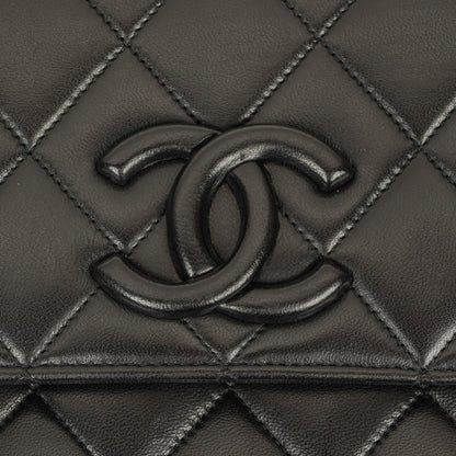 Chanel CC Crossbody Messenger Tasche aus schwarzem gestepptem Lammleder