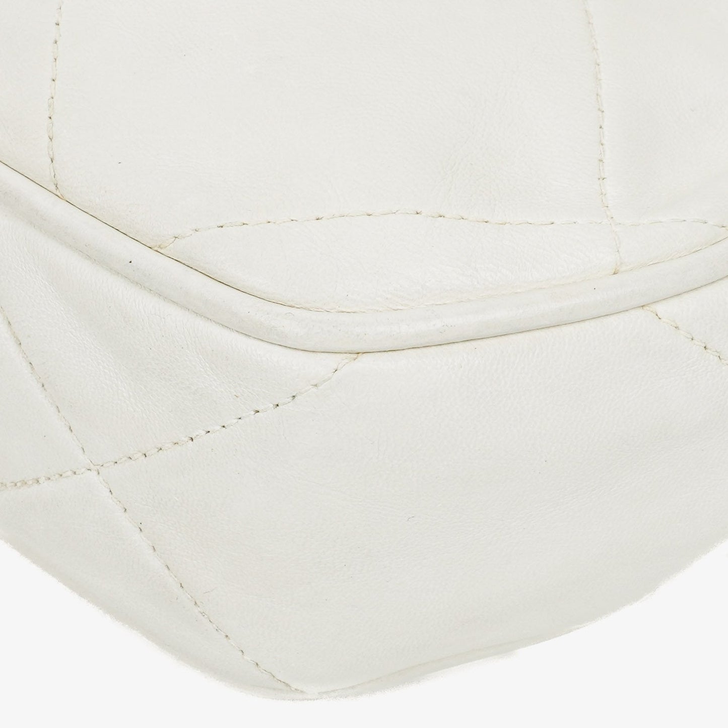 Chanel CC Schultertasche mit Doppelkette in Weiß