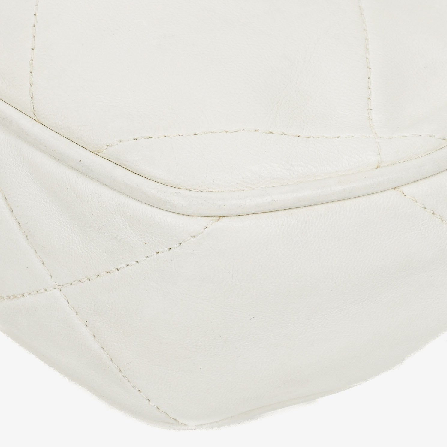 Chanel CC Schultertasche mit Doppelkette in Weiß