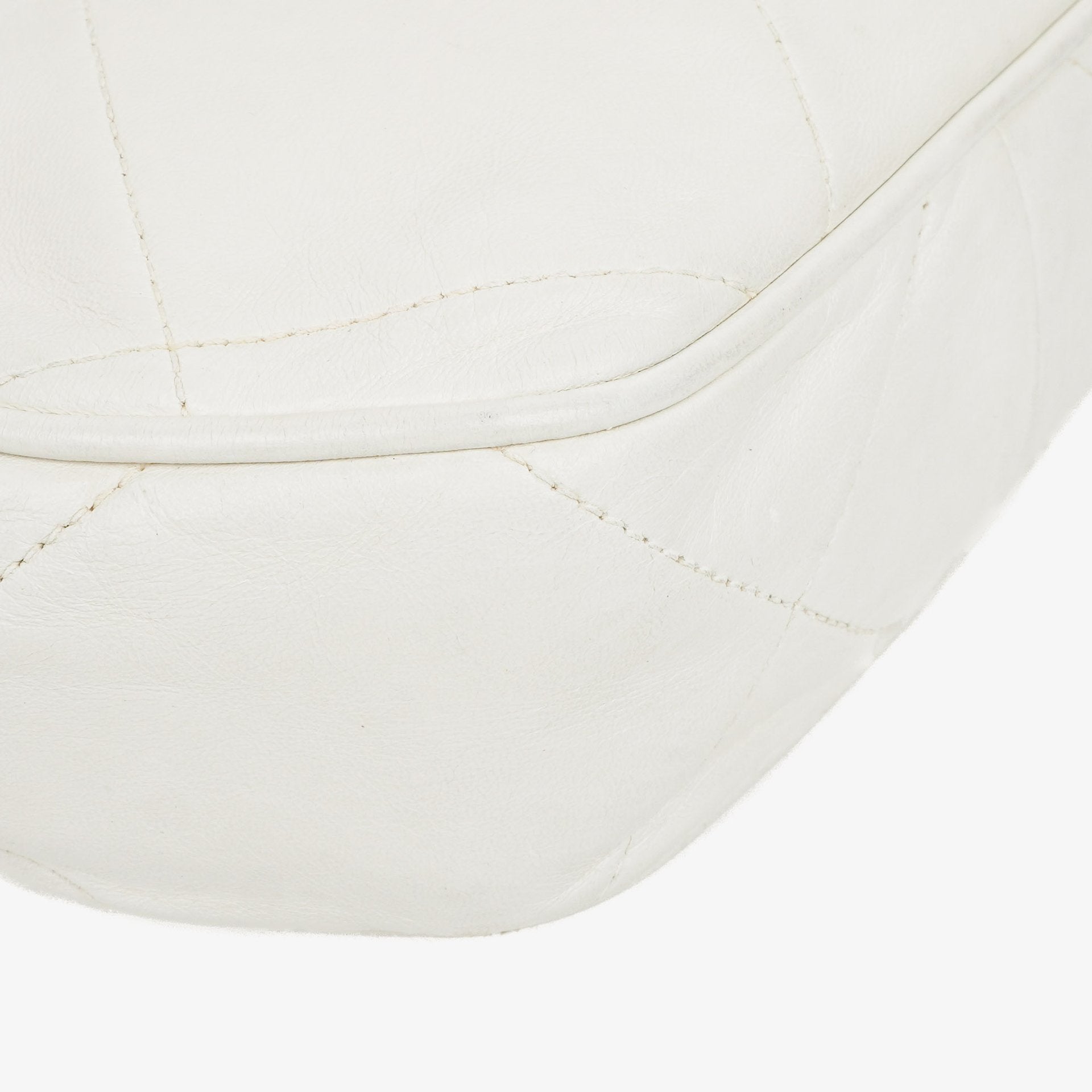 Chanel CC Schultertasche mit Doppelkette in Weiß