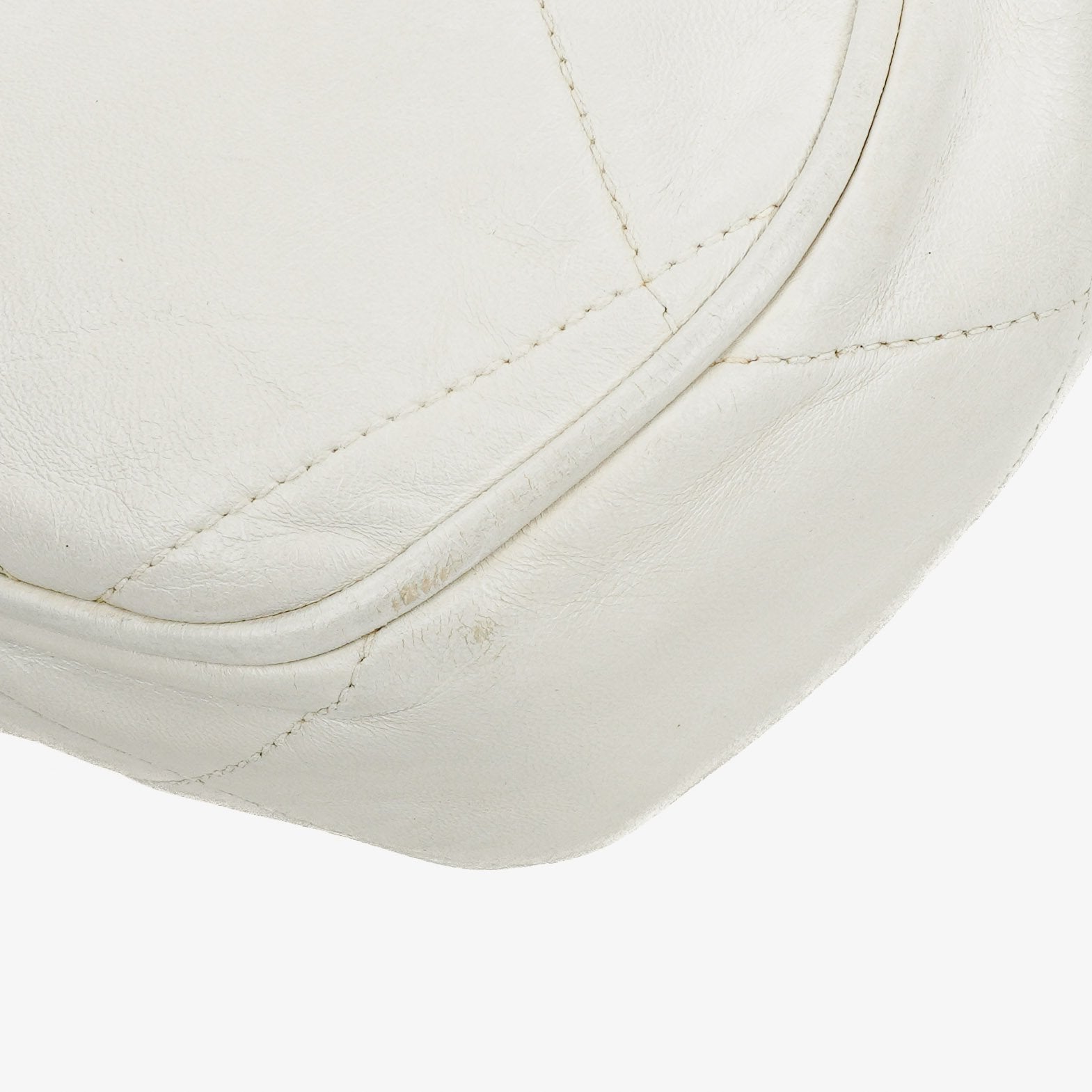 Chanel CC Schultertasche mit Doppelkette in Weiß
