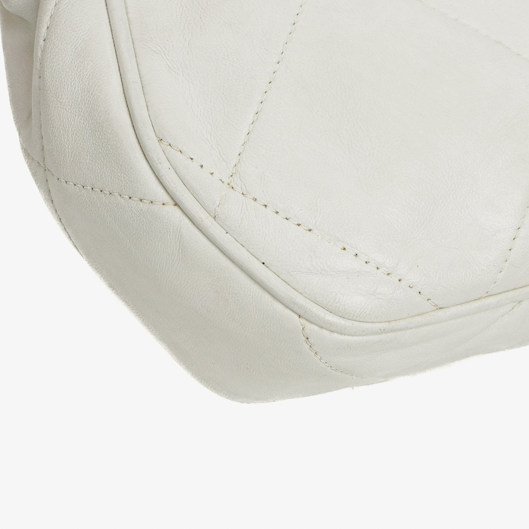 Chanel CC Schultertasche mit Doppelkette in Weiß