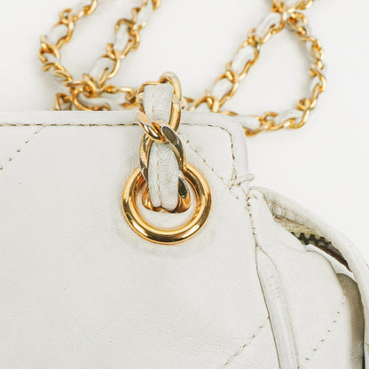 Chanel CC Schultertasche mit Doppelkette in Weiß