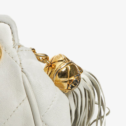 Chanel CC Schultertasche mit Doppelkette in Weiß