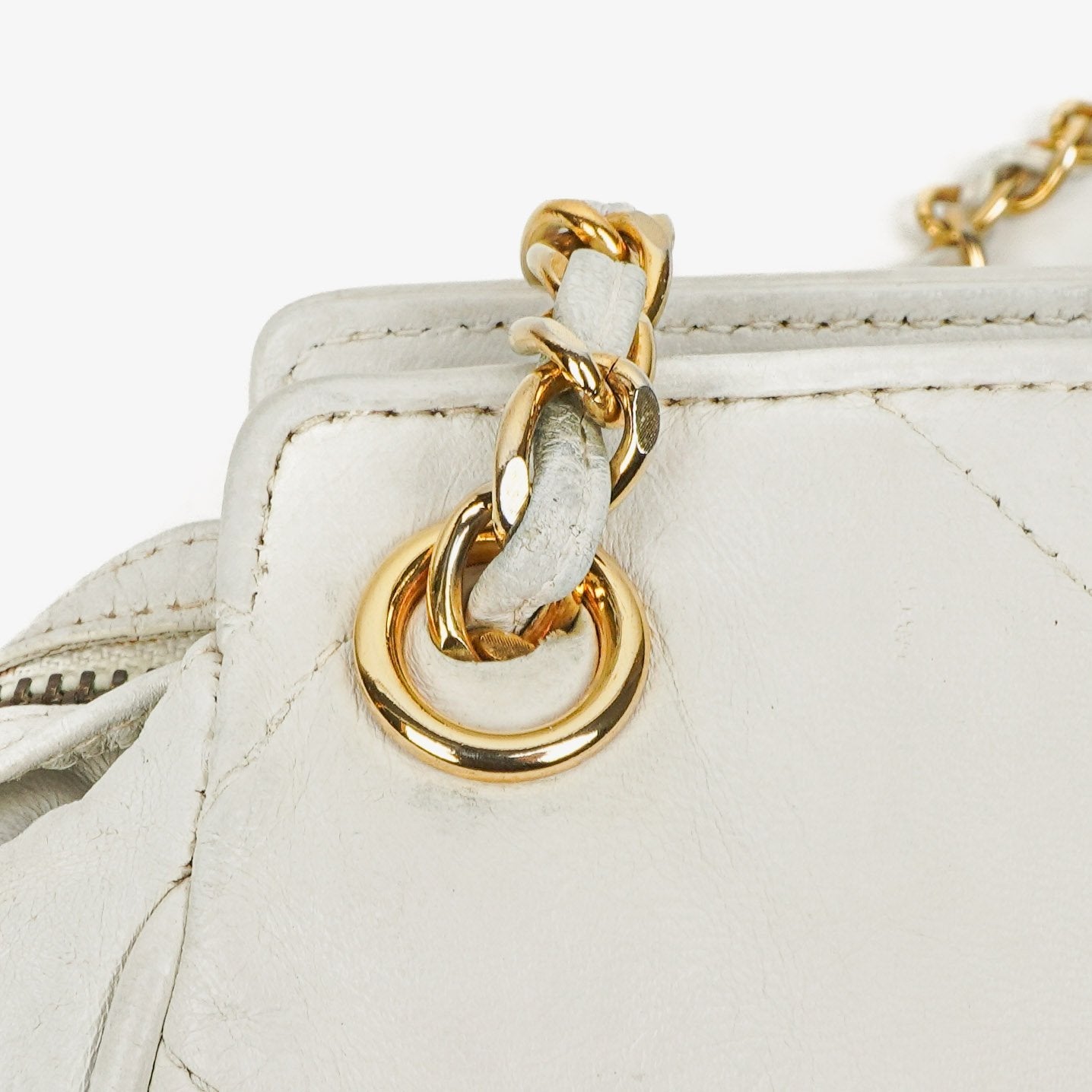 Chanel CC Schultertasche mit Doppelkette in Weiß