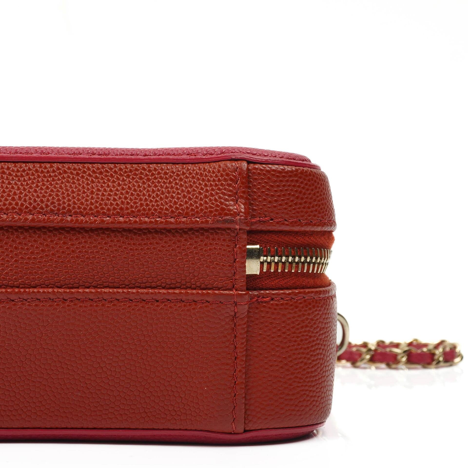 Chanel CC Filigree Small Vanity Case aus rot-rosa gestepptem Caviar-Leder mit champagnergoldfarbener Hardware