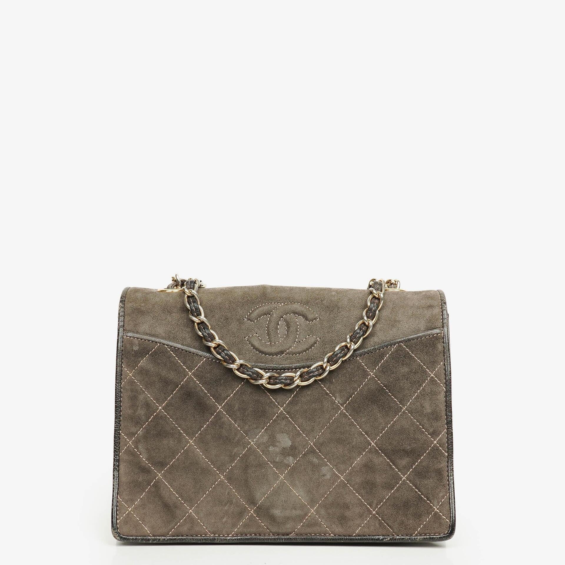 Chanel CC Logo Full Flap Schultertasche aus Wildleder