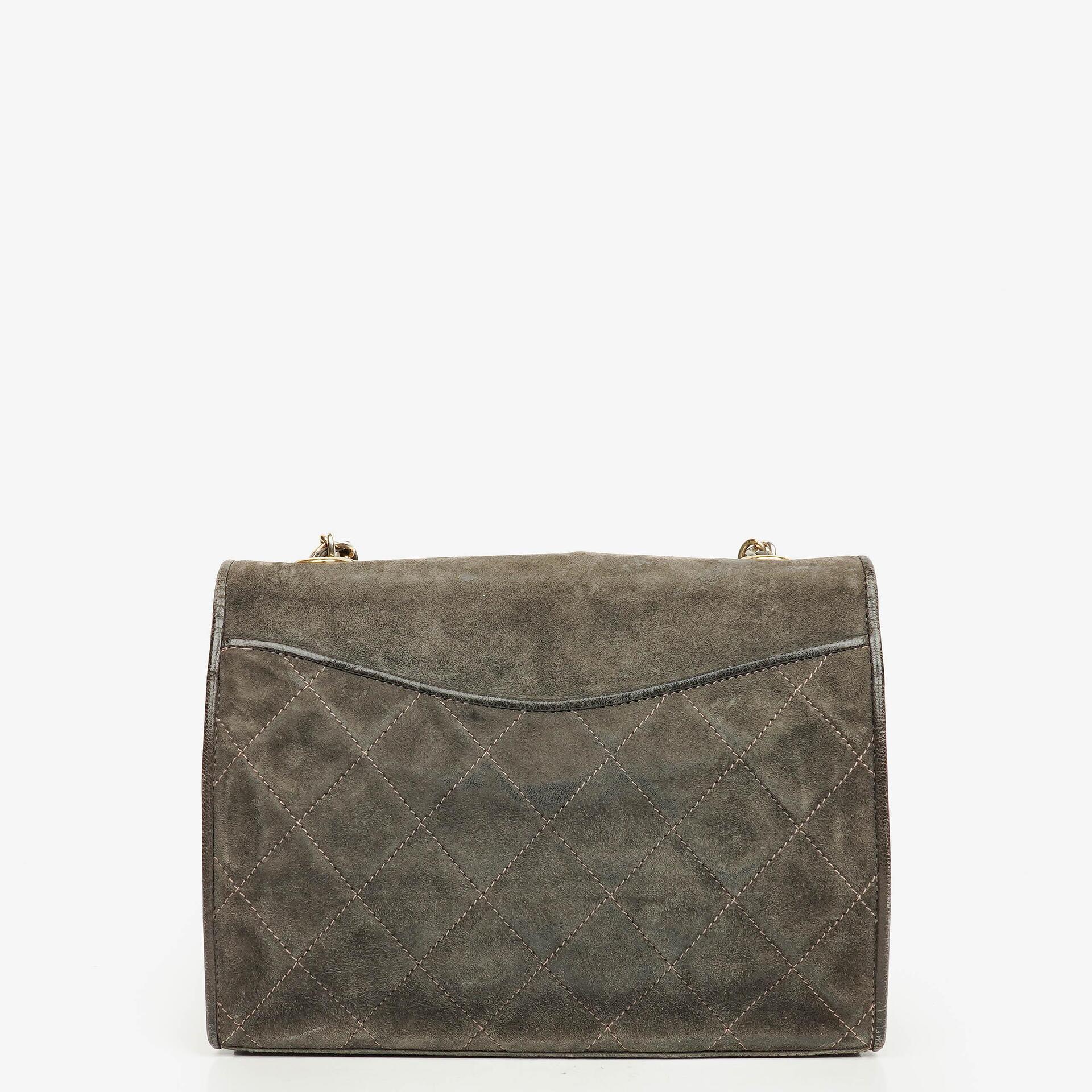 Chanel CC Logo Full Flap Schultertasche aus Wildleder