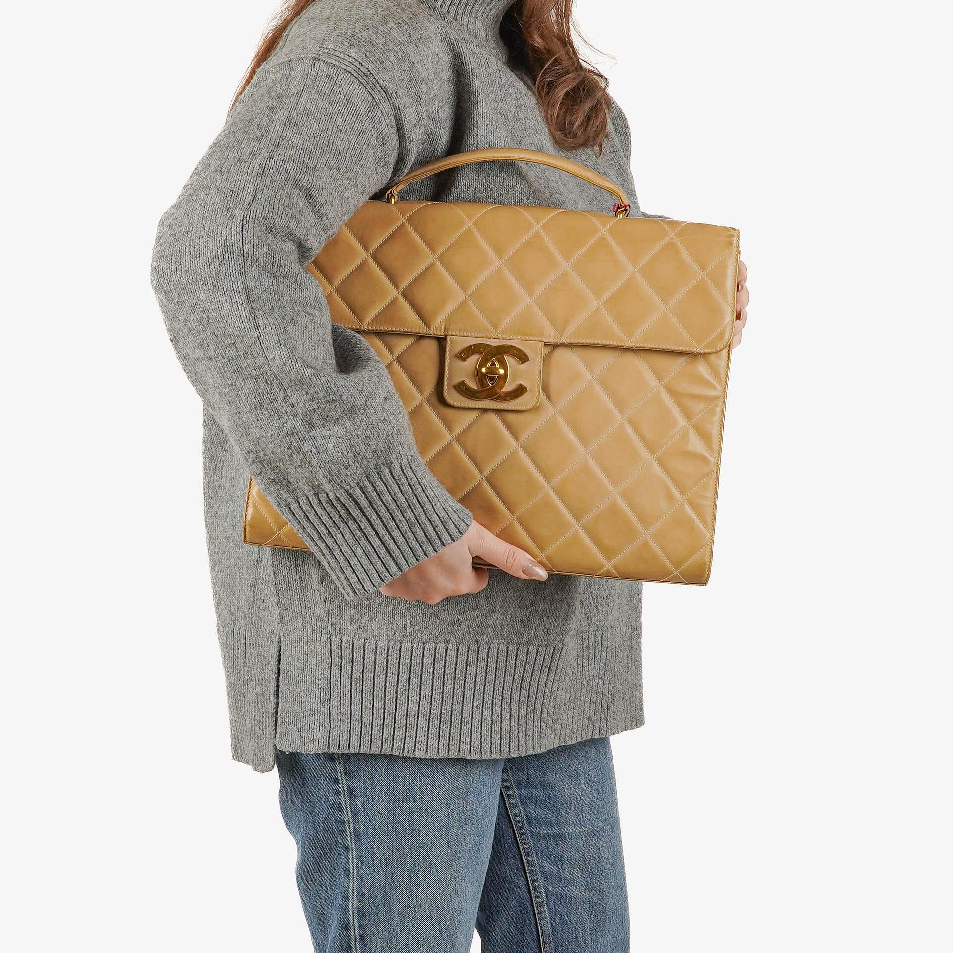 Chanel CC Maxi Logo Aktentasche Beige