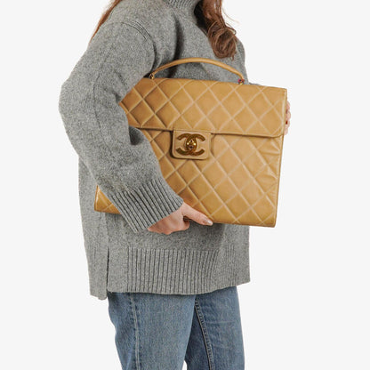 Chanel CC Maxi Logo Aktentasche Beige