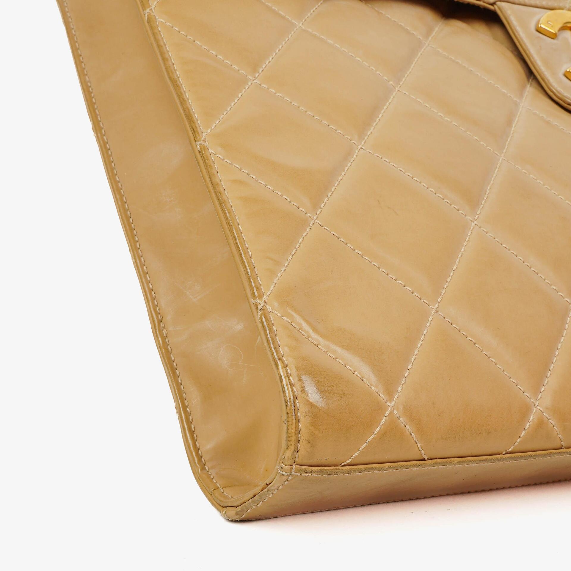 Chanel CC Maxi Logo Aktentasche Beige
