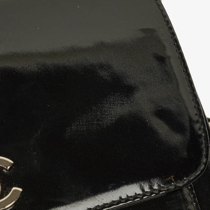 Chanel CC Square Flap Bag aus schwarzem Lackleder