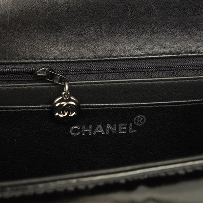 Chanel CC Square Flap Bag aus schwarzem Lackleder