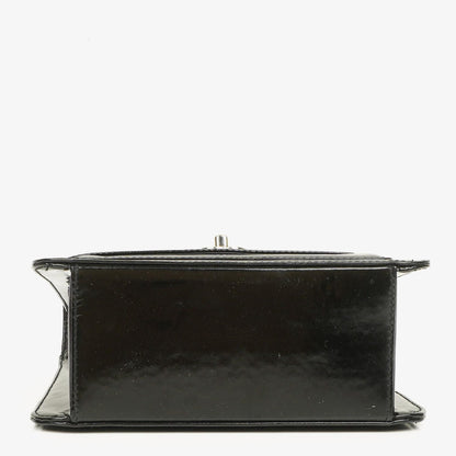 Chanel CC Square Flap Bag aus schwarzem Lackleder