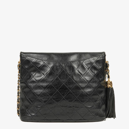 Chanel CC Schultertasche aus gestepptem schwarzem Leder mit Quaste