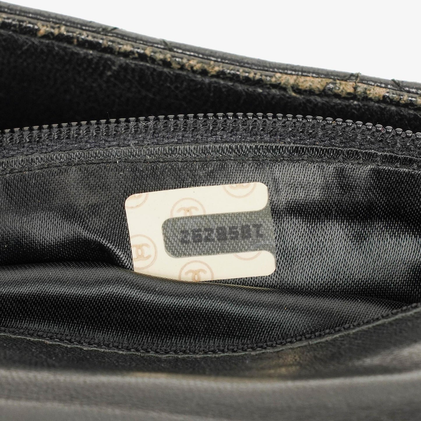 Chanel CC Schultertasche aus gestepptem schwarzem Leder mit Quaste