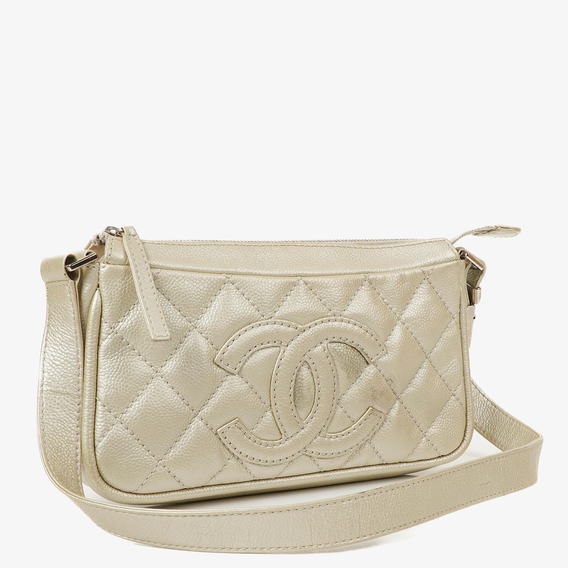Chanel CC Timeless Schultertasche aus metallischem gestepptem Kaviarleder