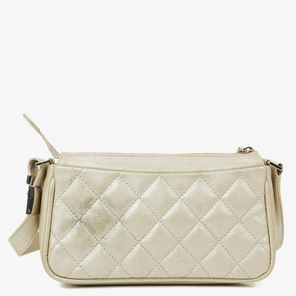 Chanel CC Timeless Schultertasche aus metallischem gestepptem Kaviarleder