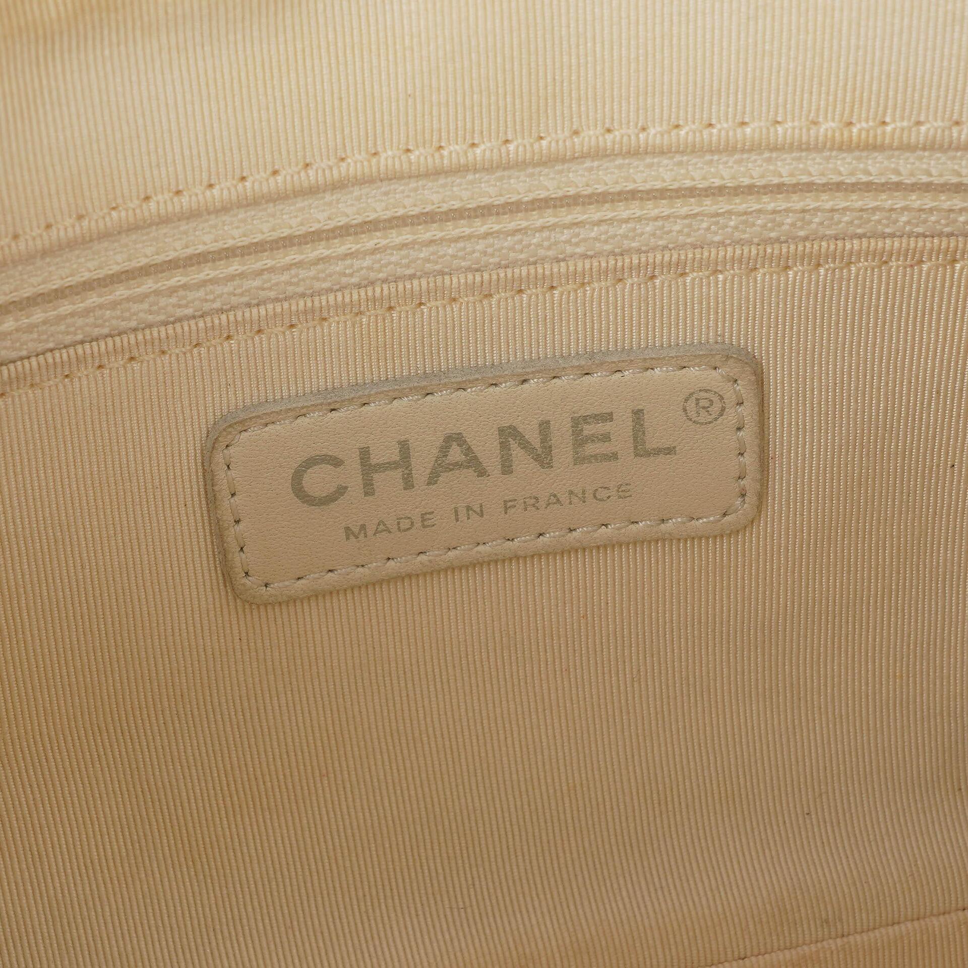 Chanel CC Timeless Schultertasche aus metallischem gestepptem Kaviarleder