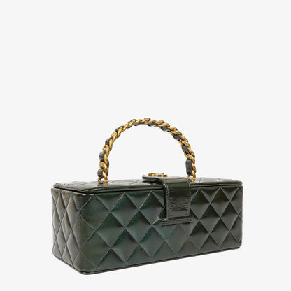 Chanel CC Vanity Case aus gestepptem Lackleder