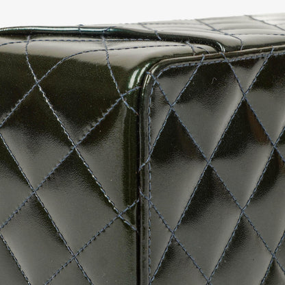 Chanel CC Vanity Case aus gestepptem Lackleder