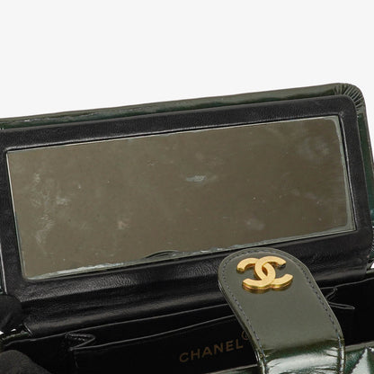 Chanel CC Vanity Case aus gestepptem Lackleder