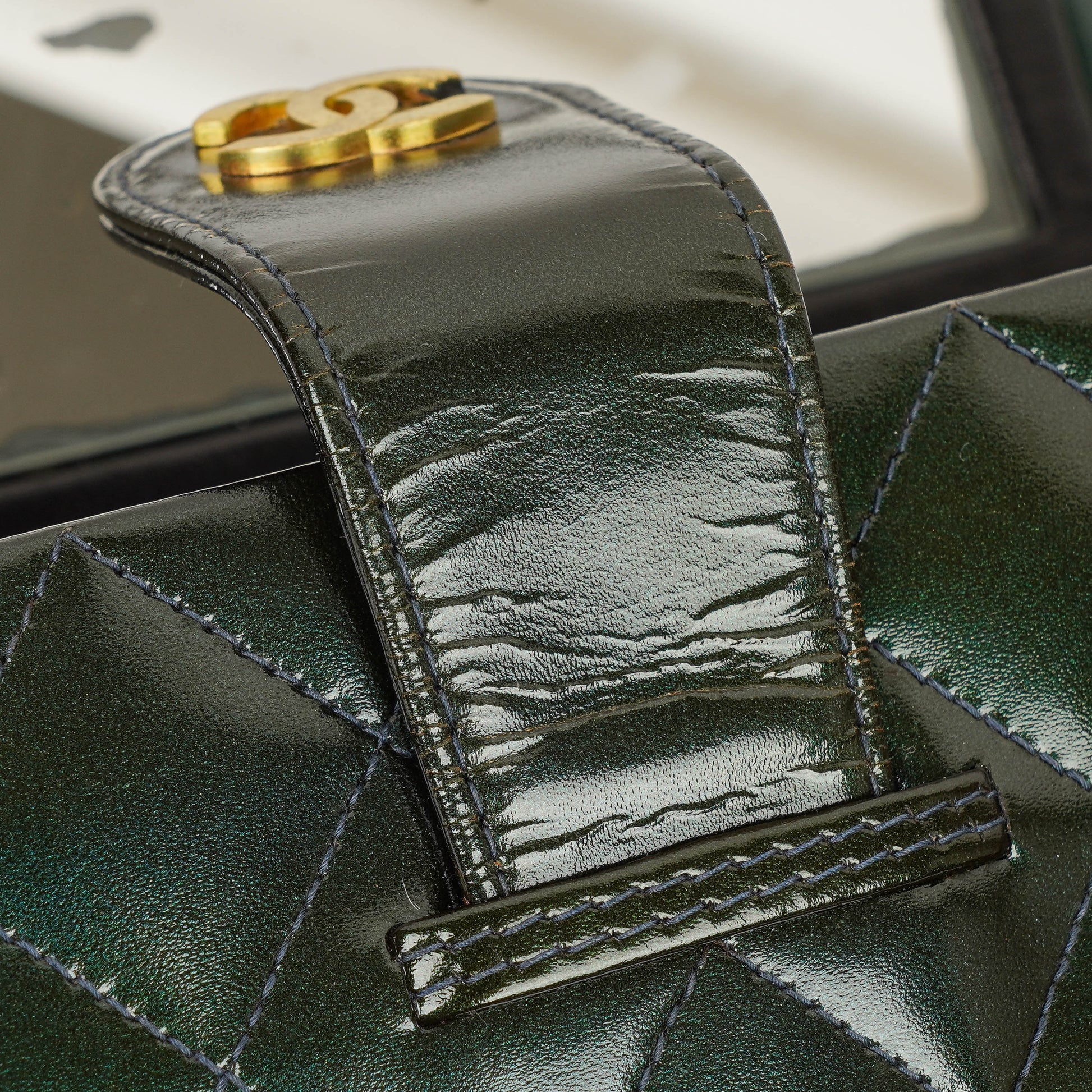 Chanel CC Vanity Case aus gestepptem Lackleder