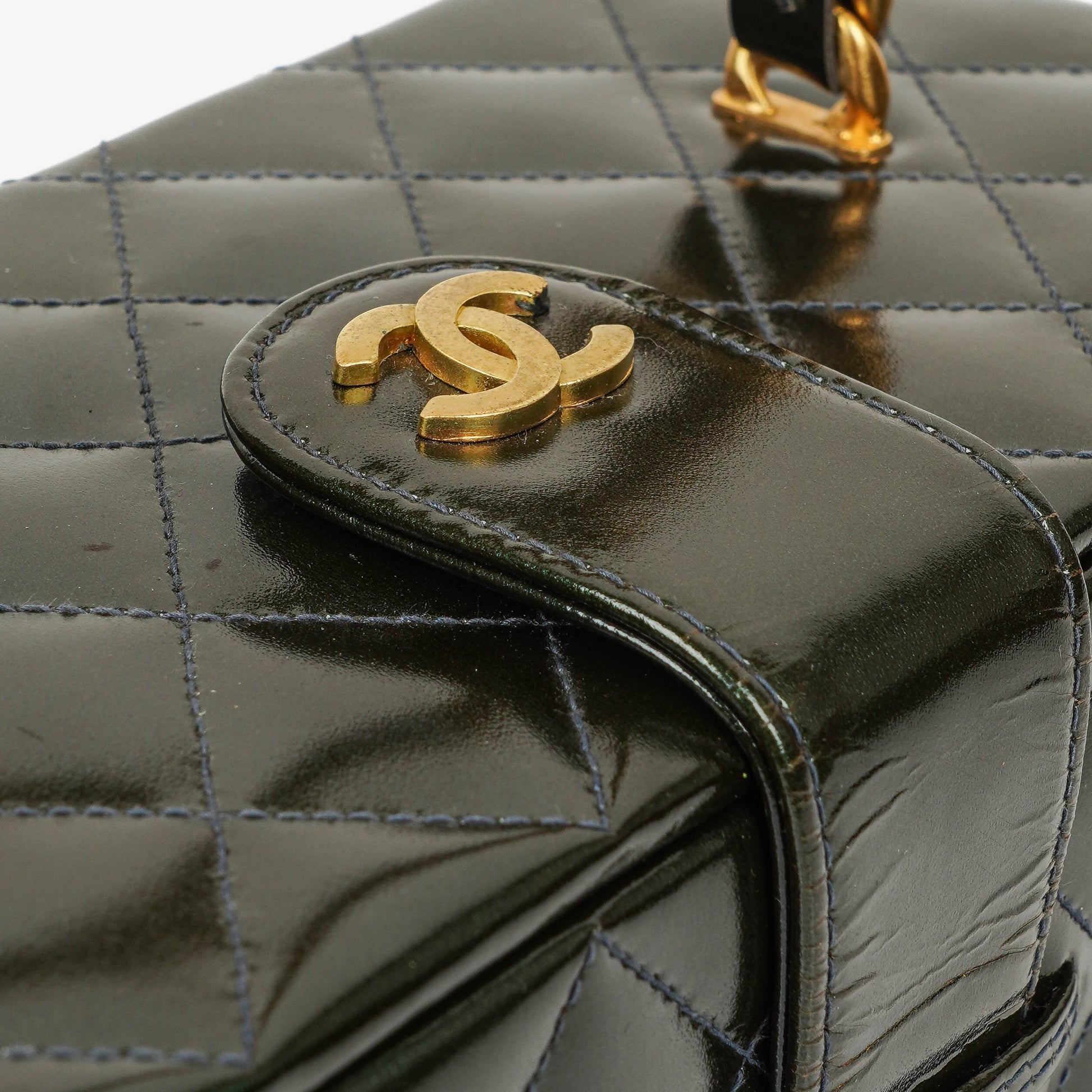 Chanel CC Vanity Case aus gestepptem Lackleder