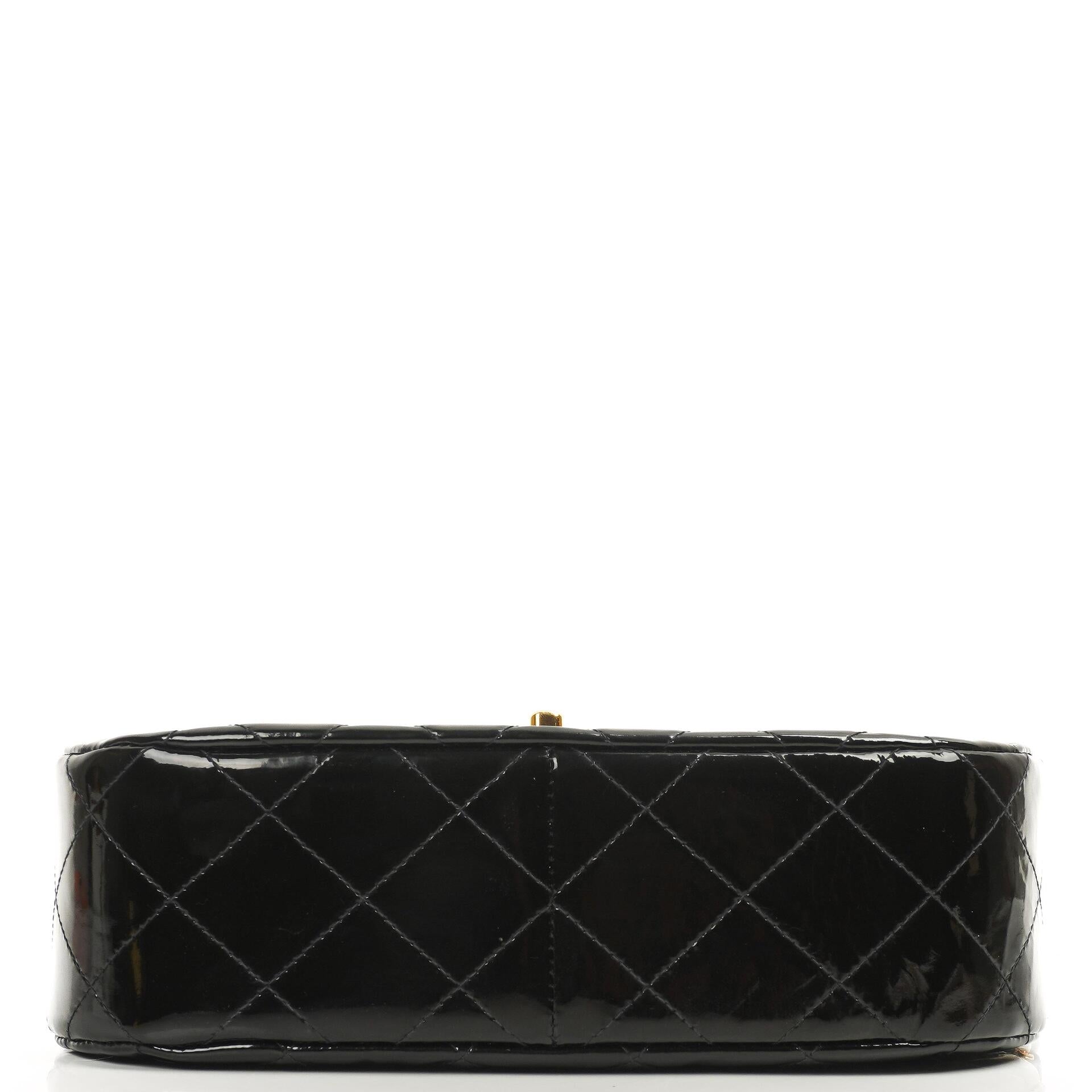 Chanel Ketten-Top-Handle Einzelklappen-Tasche Schwarz gestepptes Lackleder mit 24K goldplattierter Hardware