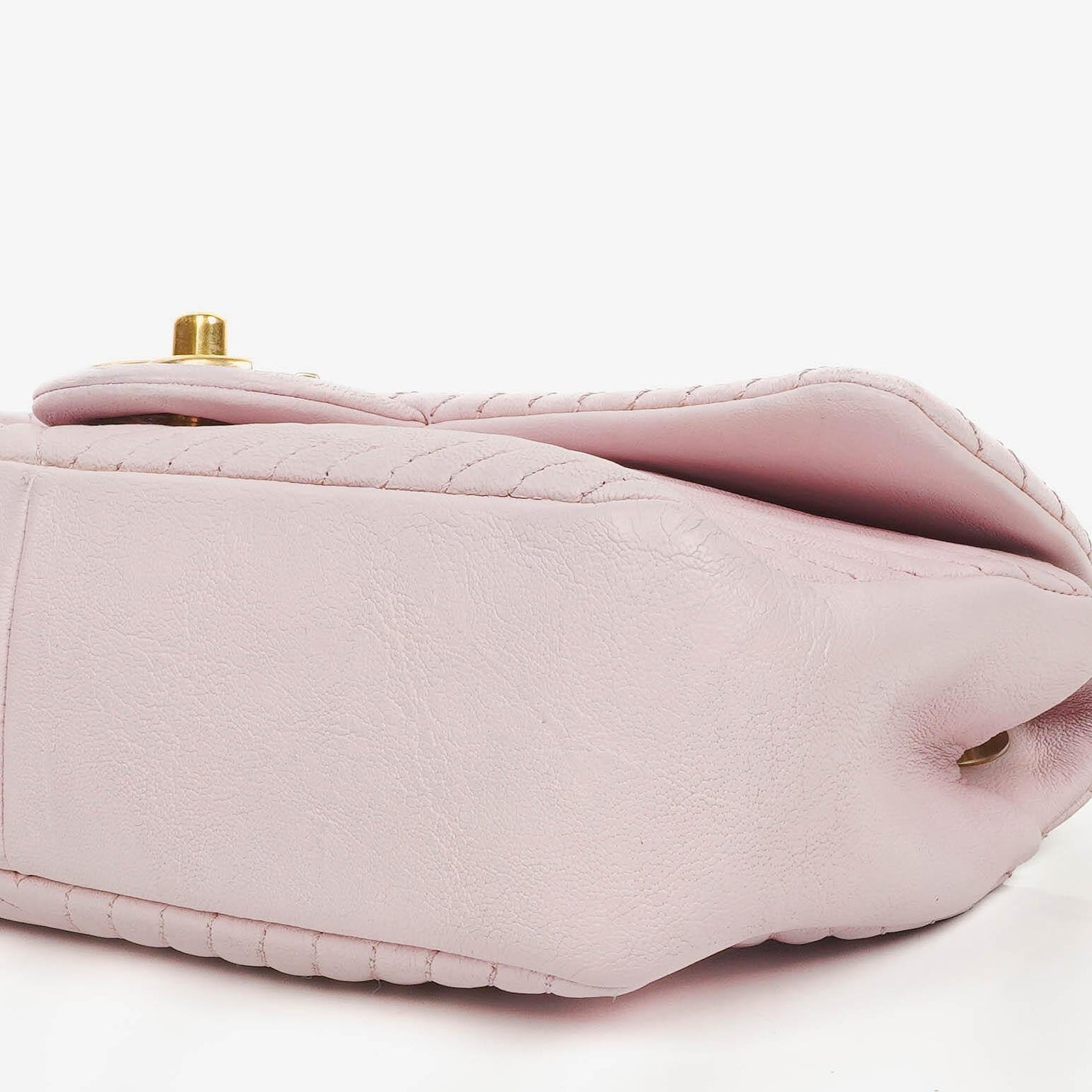 Chanel Small Classic Flap Bag aus Chevron-Leder