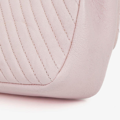 Chanel Small Classic Flap Bag aus Chevron-Leder