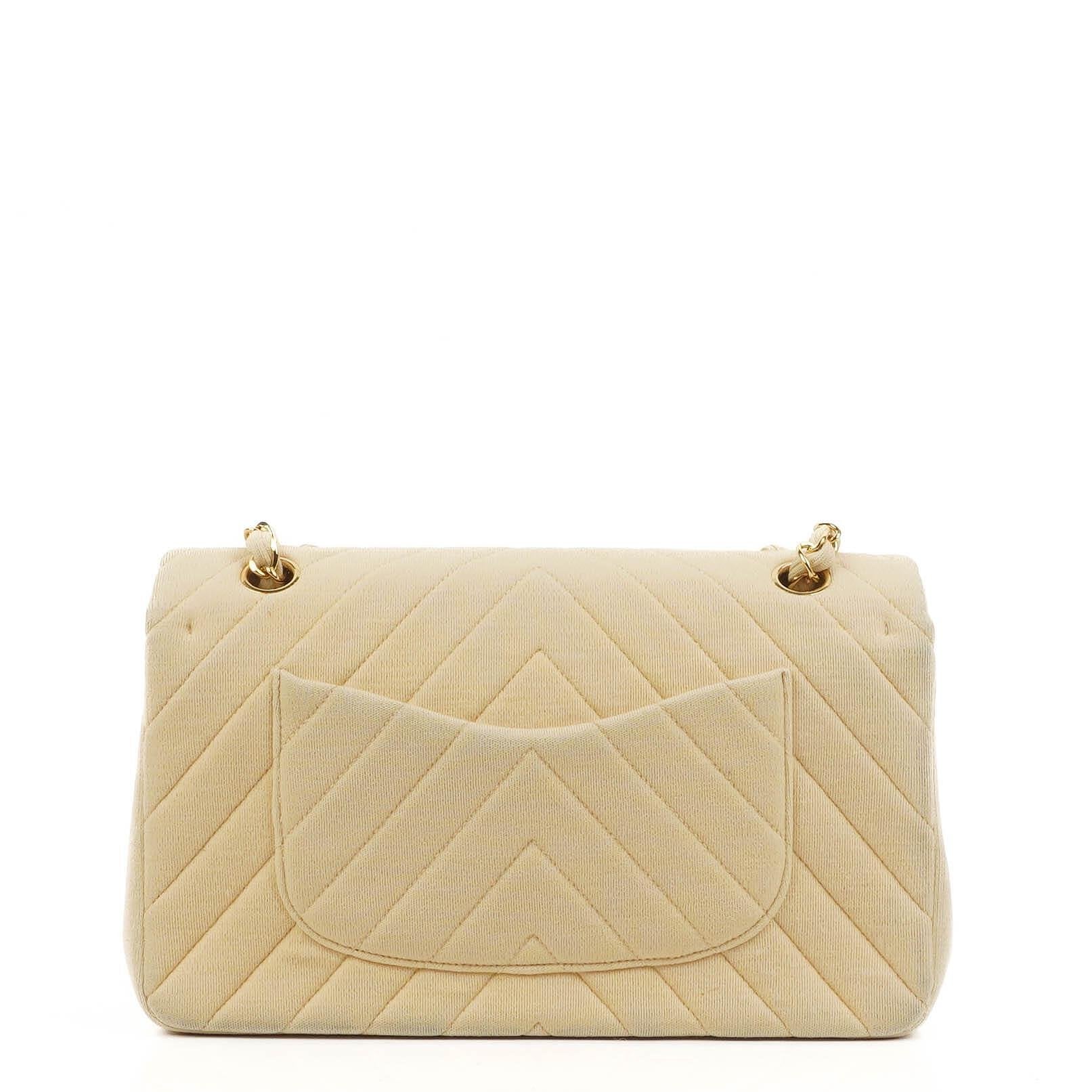 Chanel Chevron Medium Double Flap Tasche aus beigem gestepptem Jersey mit 24K vergoldeter Hardware