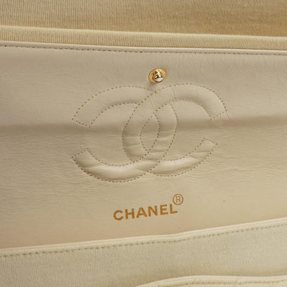 Chanel Chevron Medium Double Flap Tasche aus beigem gestepptem Jersey mit 24K vergoldeter Hardware
